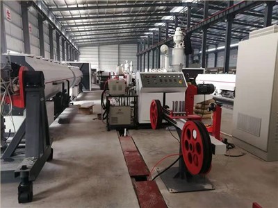 鋼絲網(wǎng)骨架管下線 鄧權塑業(yè)向智能制造工廠邁進